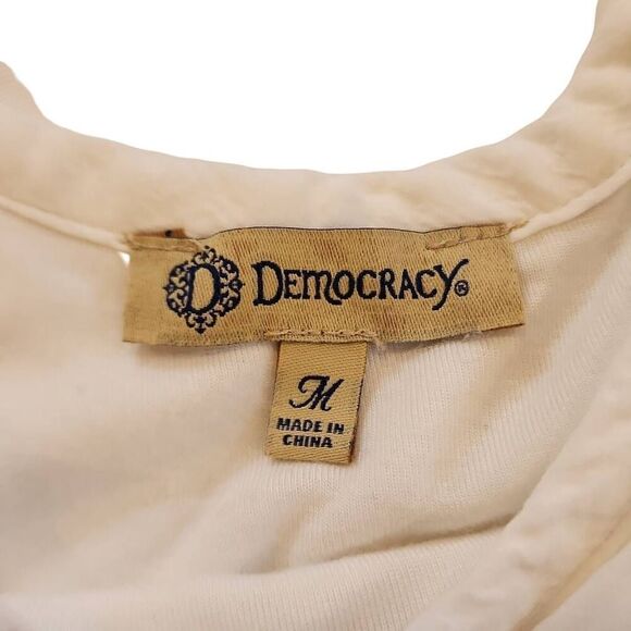 Democracy Cream Embroidered Tank Top Women's Size Medium Ruffle Bottom Hem - Picture 5 of 11